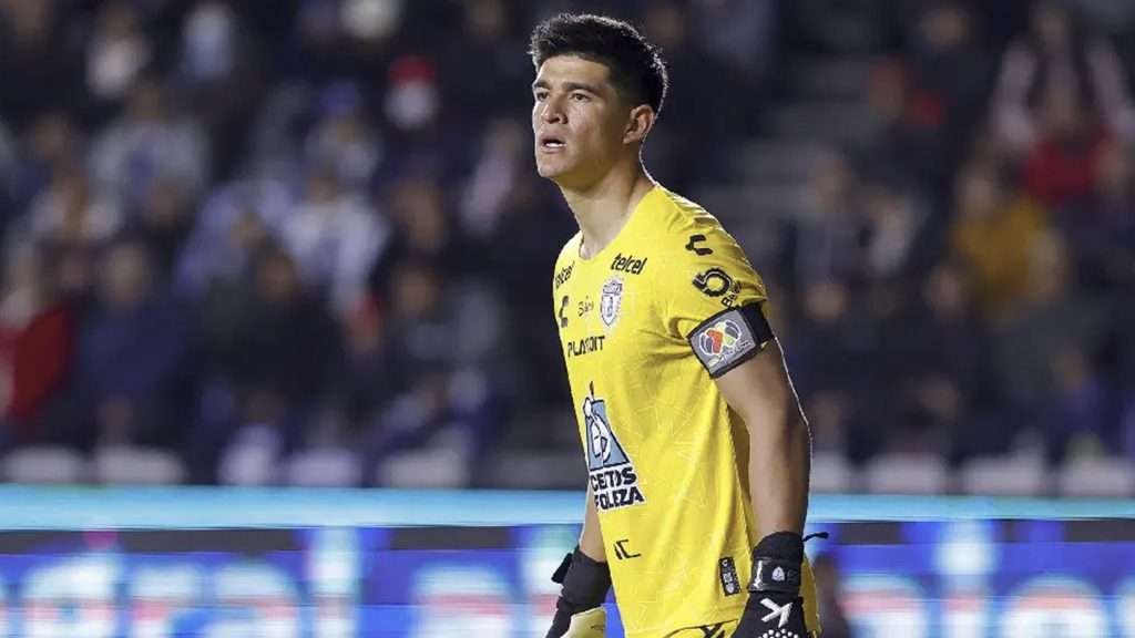 Caos en el Tri: El retraso de Carlos Moreno genera tensión