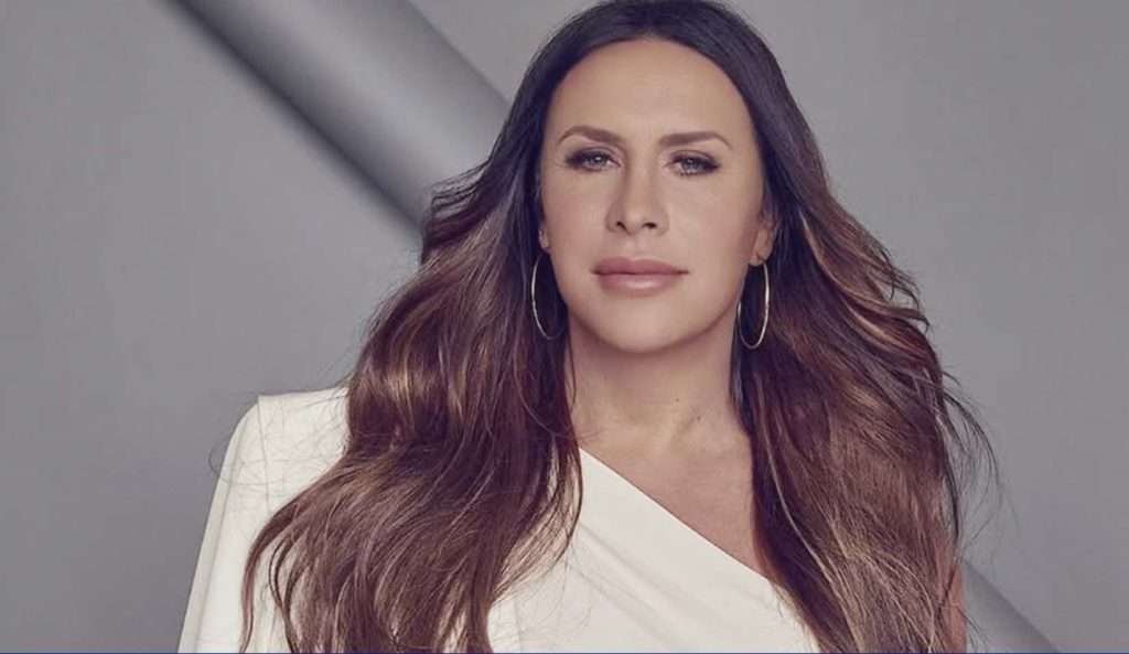 Karla Sofía Gascón se disculpa y agradece a México tras polémicas