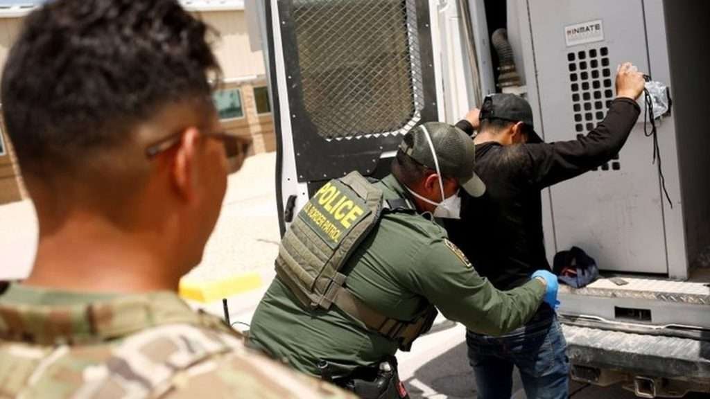 Trump detiene a más de 32,000 inmigrantes en sus primeros 50 días
