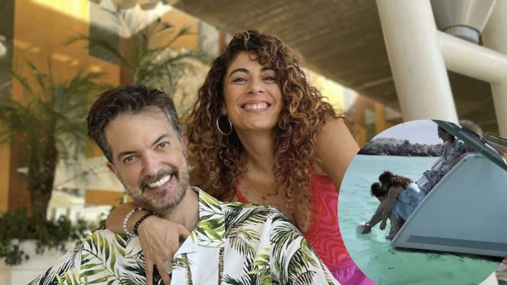 Anna Ferro lanza al mar las cenizas de Fernando del Solar