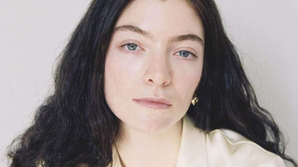 Lorde lanza ‘Virgin’: su disco más crudo y transparente