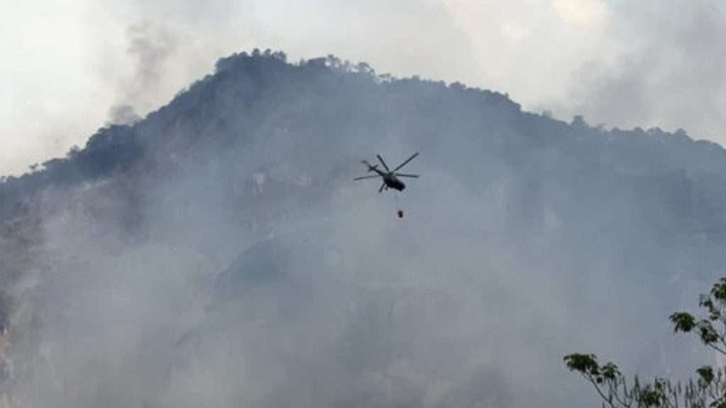 Incendio en Tepoztlán obliga a evacuaciones y afecta el aire en Cuernavaca