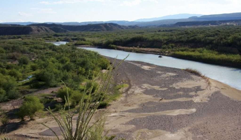 CBP reporta caída histórica de cruces ilegales y uso de drones por cárteles en Texas