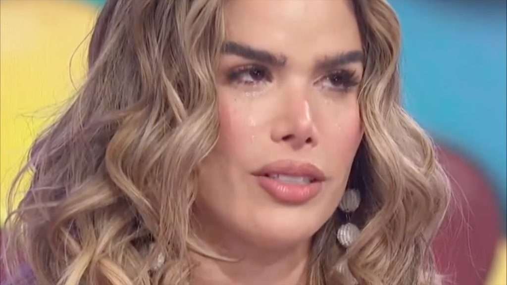 Entre lágrimas, Marie Claire abandona Cuéntamelo, ya!