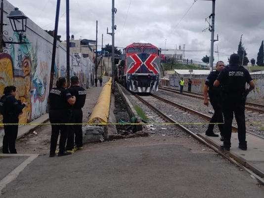 Tragedia en Querétaro: oficial muere atropellada por tren durante operativo