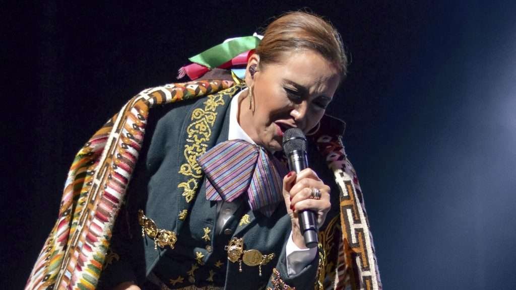 Aída Cuevas gana demanda a su hermano Carlos