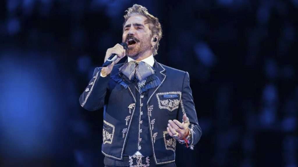 Alejandro Fernández revela que casi lo deportan antes de concierto