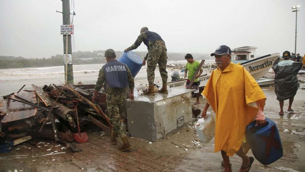 Flossie avanza hacia huracán: estados en alerta por lluvias y vientos extremos