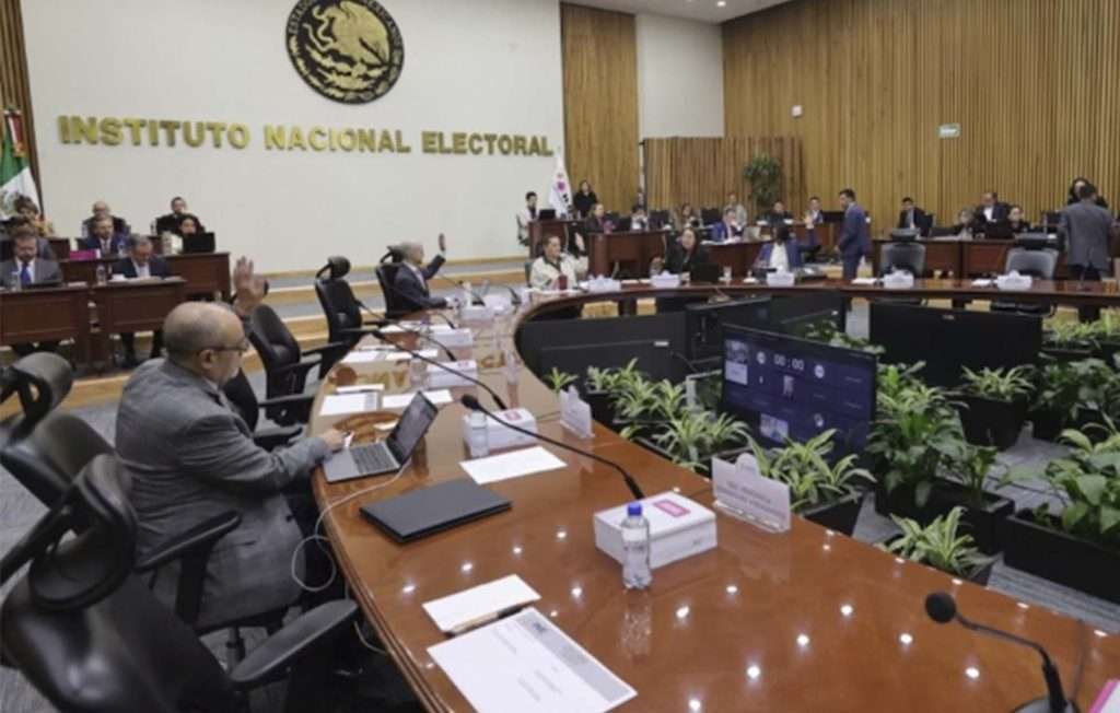 Debate en INE por “acordeones” sacude validación de elección judicial