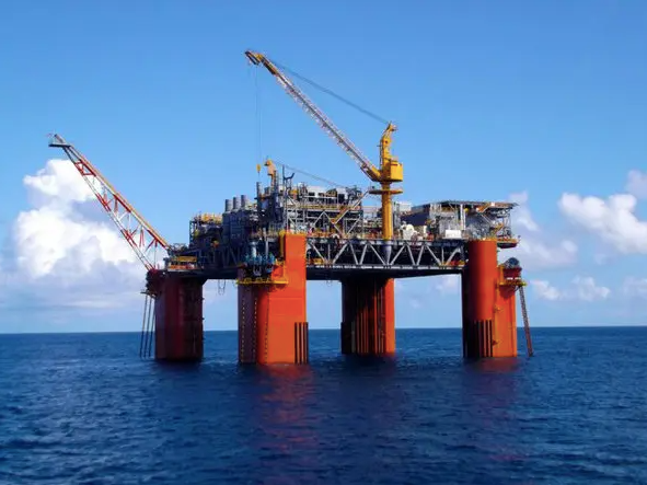 Trump propone venta de arrendamientos de petróleo en el Golfo de México