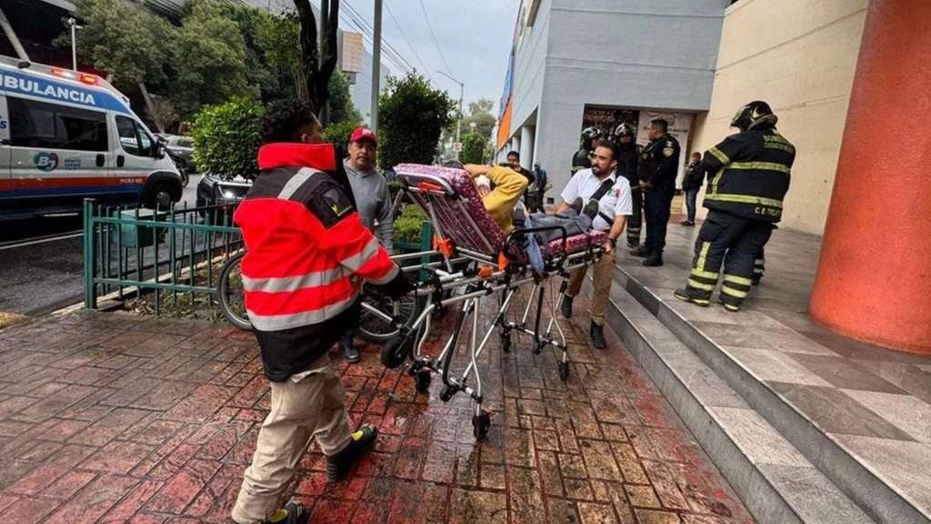 Plafón colapsa en Chedraui de CDMX; cayó sobre clientes