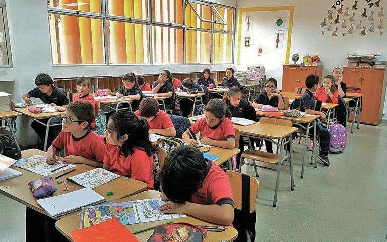 SEP amplía vacaciones docentes y reduce 5 días del calendario 2025‑26