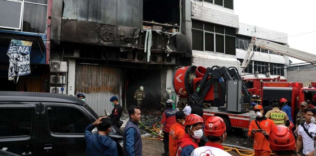 incendio-edificio-yakarta-22-muertos