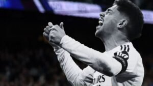 Valverde Tchouaméni pelea Real Madrid