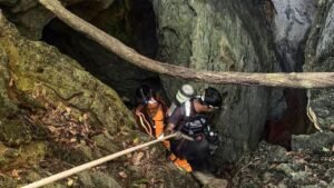 rescate cueva Laos