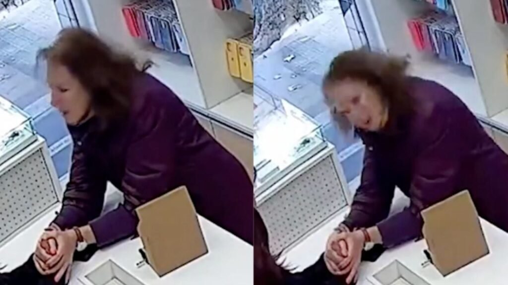 mujer poseída tienda celulares Argentina