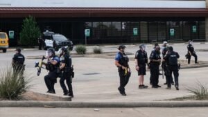Agente ICE dispara migrante Austin