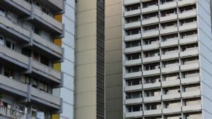 Niño cae edificio Chile