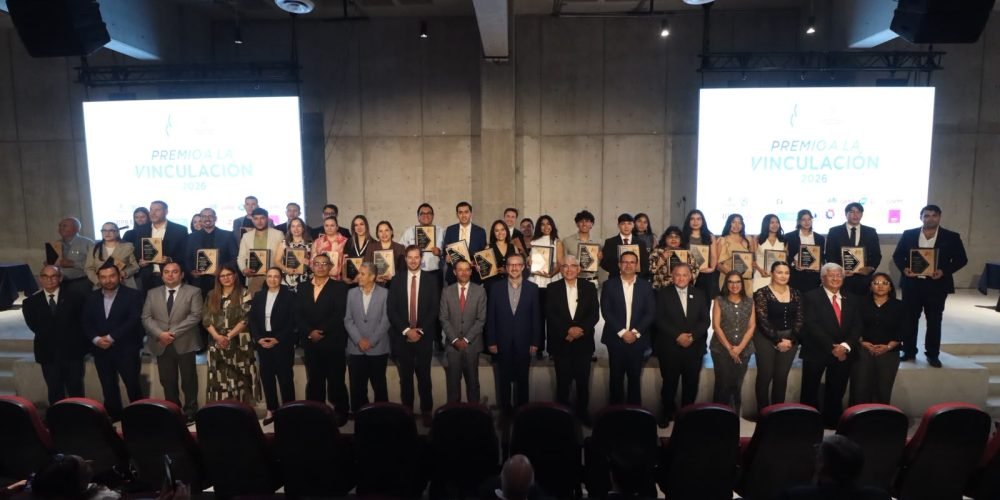 006 COAHUILA FORTALECE LA VINCULACIÓN EDUCATIVA COMO MOTOR DE TRANSFORMACIÓN Y DESARROLLO REGIONAL