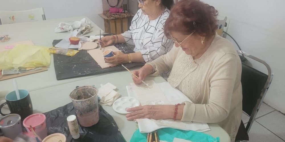 2f56059d-b28a-443c-b35b-7043dc3c2d54