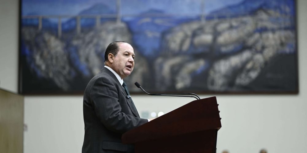 ALANÍS 5-20 at 1.44.51 PM