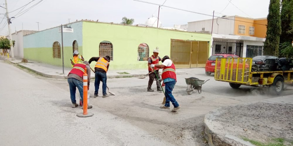 ATENCIÓN A VIALIDADES Y BACHEO