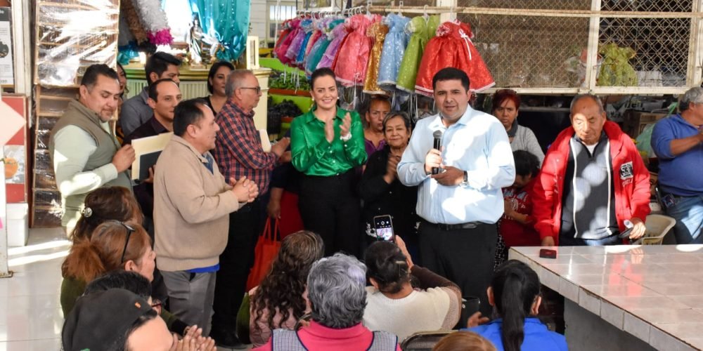 ATIENDE HOMERO MARTÍNEZ PETICIONES DE LOCATARIOS DEL MERCADO DONATO GUERRA