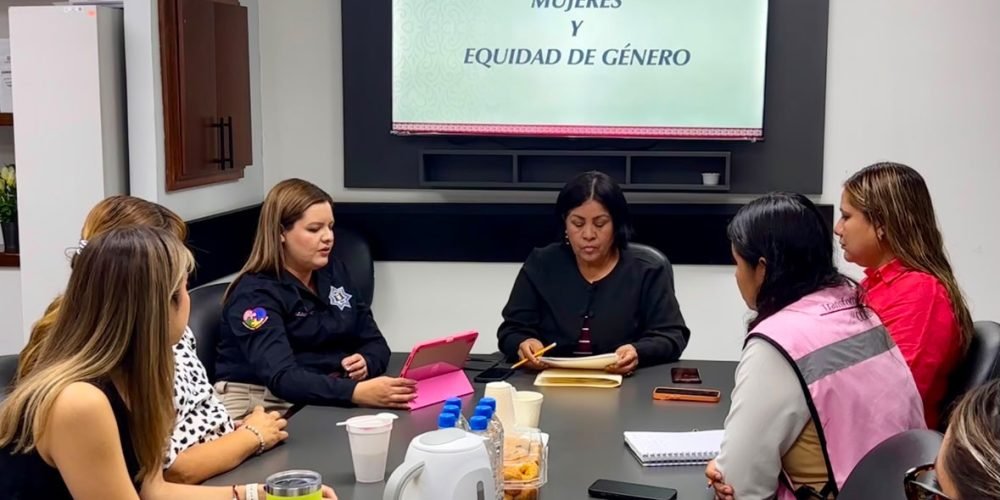 Agrupamiento Violeta mantiene atención permanente a reportes de violencia en el hogar en Gómez Palacio