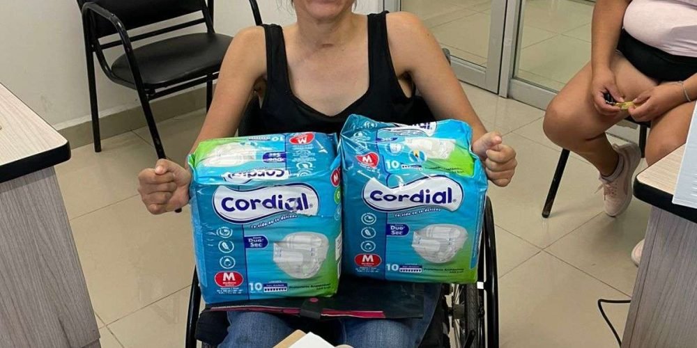 Apoya DIF Gómez Palacio a personas en situación vulnerable con entrega de pañales