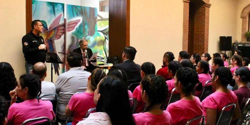 Arturo Beristáin cautiva a Gómez Palacio durante una nueva edición de Territorio Lector
