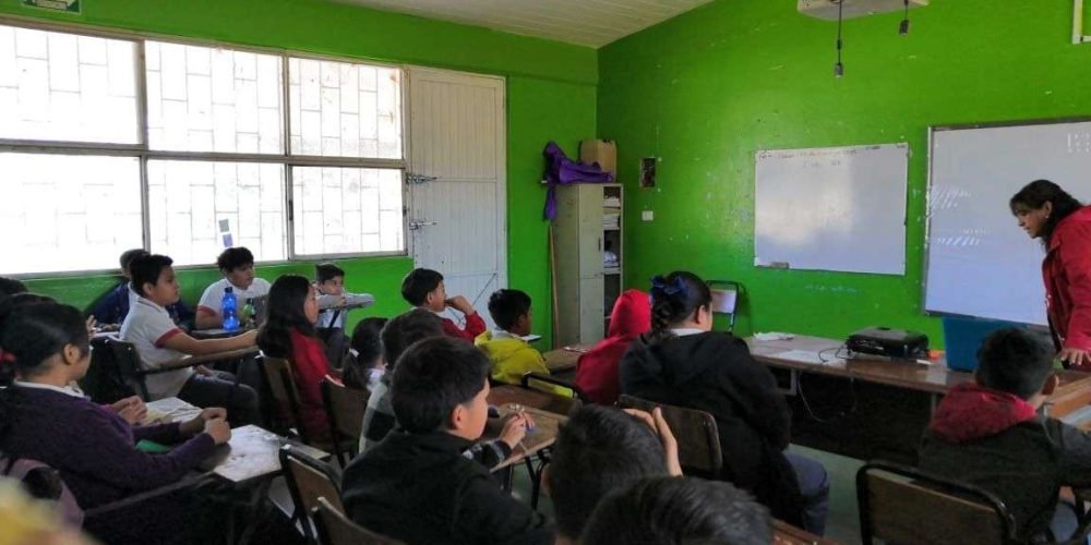 Ayuntamiento lleva plática de sensibilización sobre los peligros de las drogas a jóvenes estudiantes