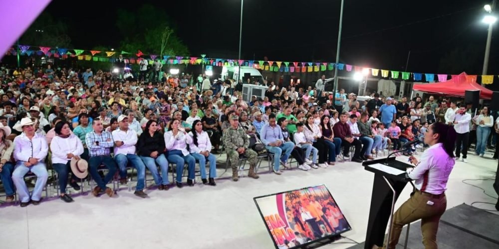 Betzabé Martínez rinde cuentas ante el pueblo de Gómez Palacio