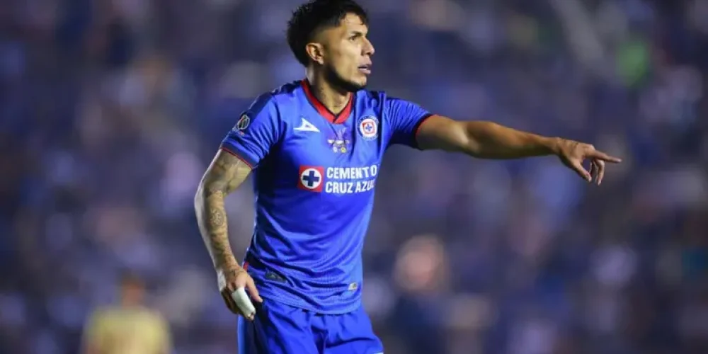 CARLOS-SALCEDO-cuando-regresa-cruz-azul-20-millones-de-pesos