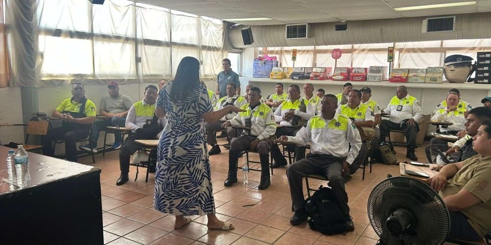 Capacita Ayuntamiento a agentes de Vialidad