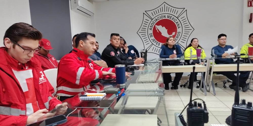 Capacitan a Bomberos de Torreón en cartografía para mejorar la atención de emergencias