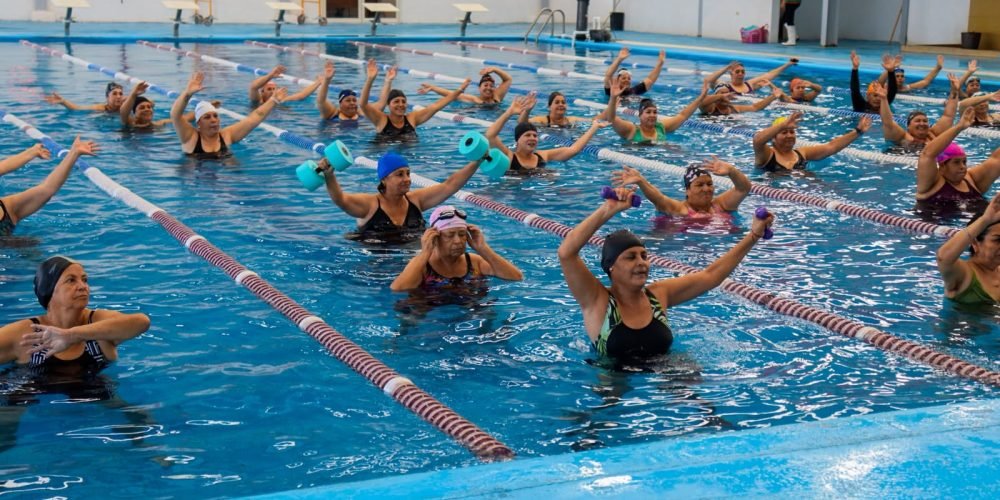 Clases de aquazumba, una nueva opción que ofrece el Instituto Municipal del Deporte
