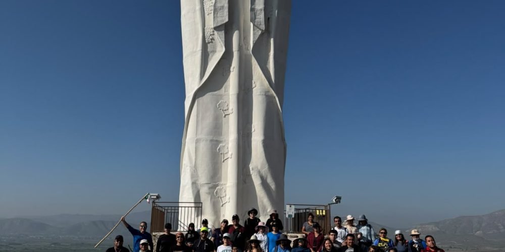 Con una gran respuesta turística se efectuó la visita a la Virgen del Desierto