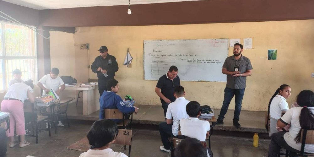 Coordinan Operativo Mochila Segura en la Escuela Secundaria General Guadalupe Victoria