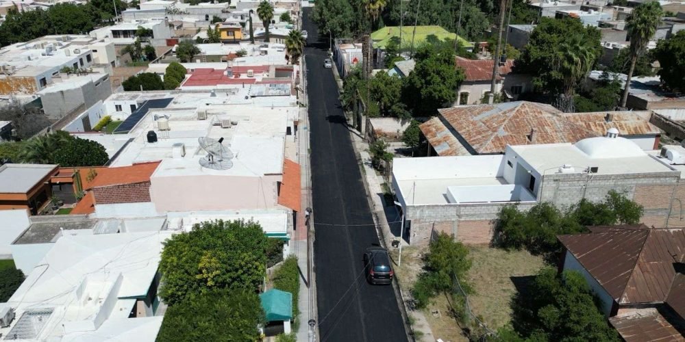 Culminan trabajos de pavimentación en la avenida Narciso Mendoza y calle Río Yaqui del fraccionamiento del Bosque