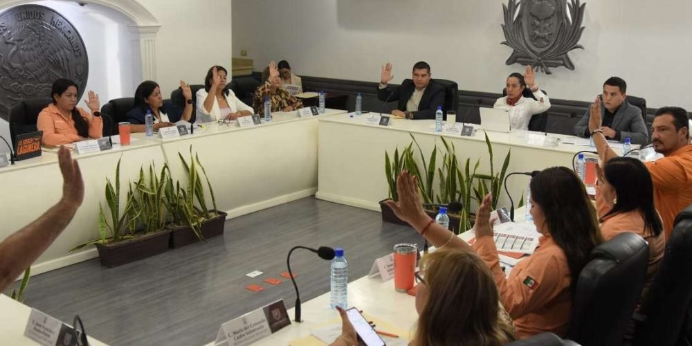 De manera unánime, Cabildo de Gómez Palacio aprueba la integración de las directivas de SIDEAPAAR y de la Expo Feria