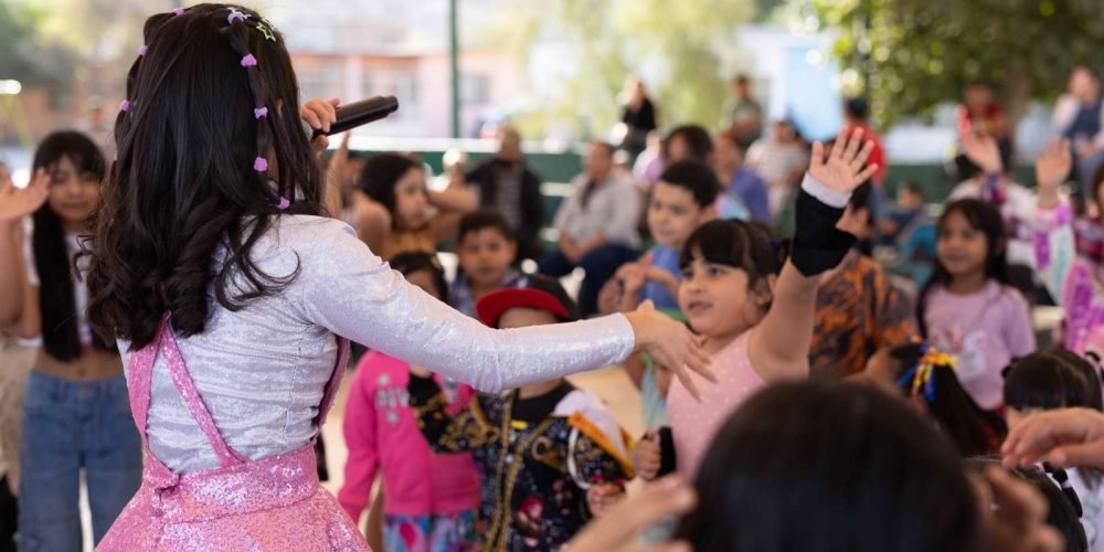 Domingo de Fiesta reúne a decenas de familias en la colonia Las Luisas1