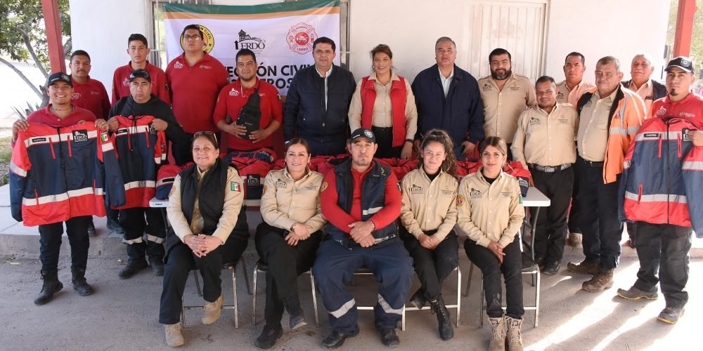 ENTREGA HOMERO MARTÍNEZ UNIFORME TÁCTICO A ELEMENTOS DE PC Y B