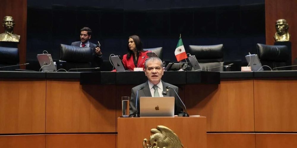 El priísta Miguel Riquelme denuncia captura política tras toma de protesta de nuevos consejeros de PEMEX y CFE