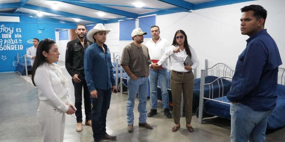 Empresa de Texas anuncia donativo al DIF Gómez Palacio tras recorrer asilos e internado