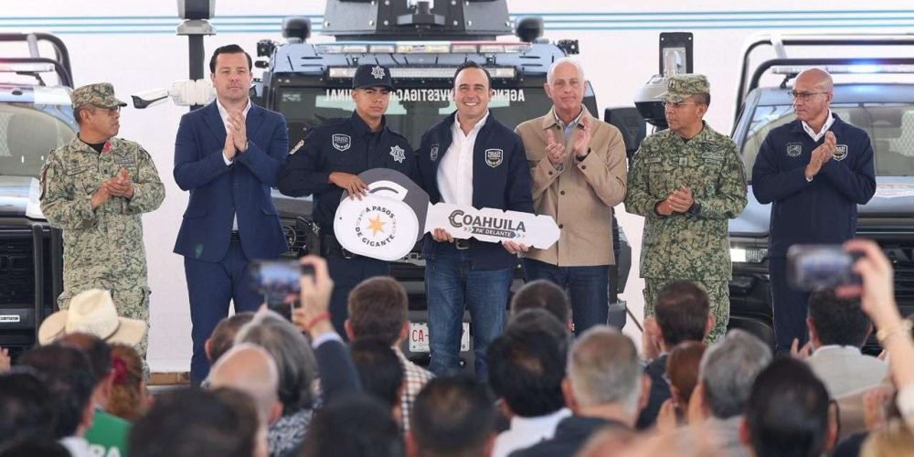 Entregamos 160 patrullas, cientos de armas y equipo táctico Manolo