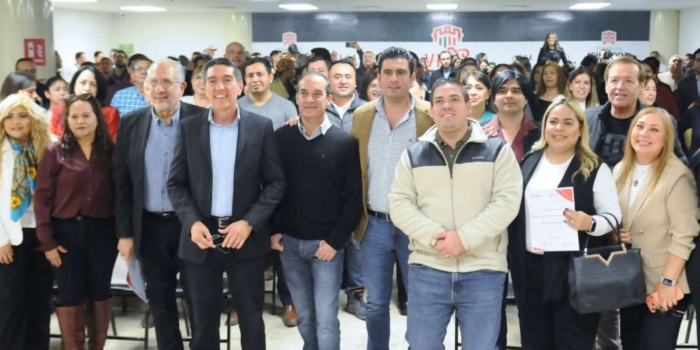 Entregan 354 reconocimientos a servidores públicos por concluir cursos de capacitación