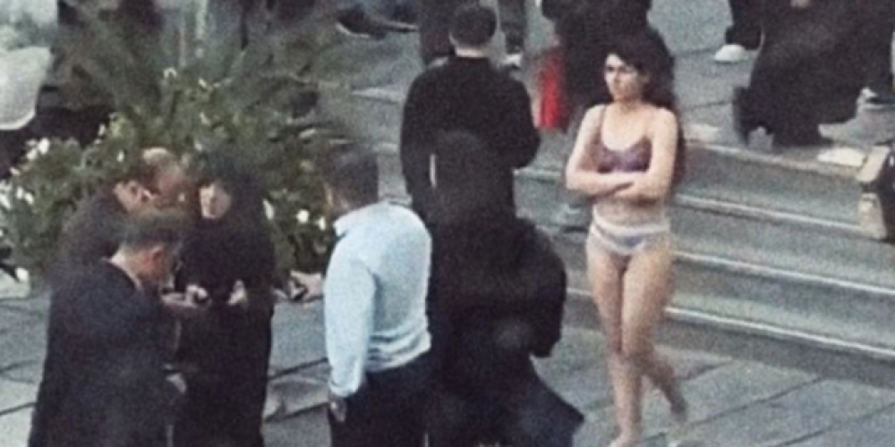 Estudiante-irani-se-desnuda-en-protesta-contra-el-hiyab-obligatorio