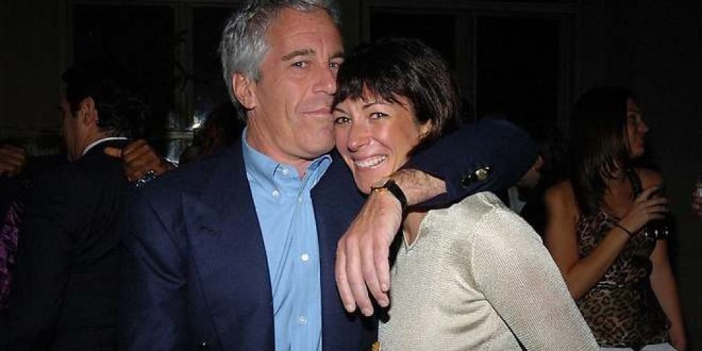 Ghislaine Maxwell se queda en prisión Juez rechaza revocar condena de la cómplice de Epstein