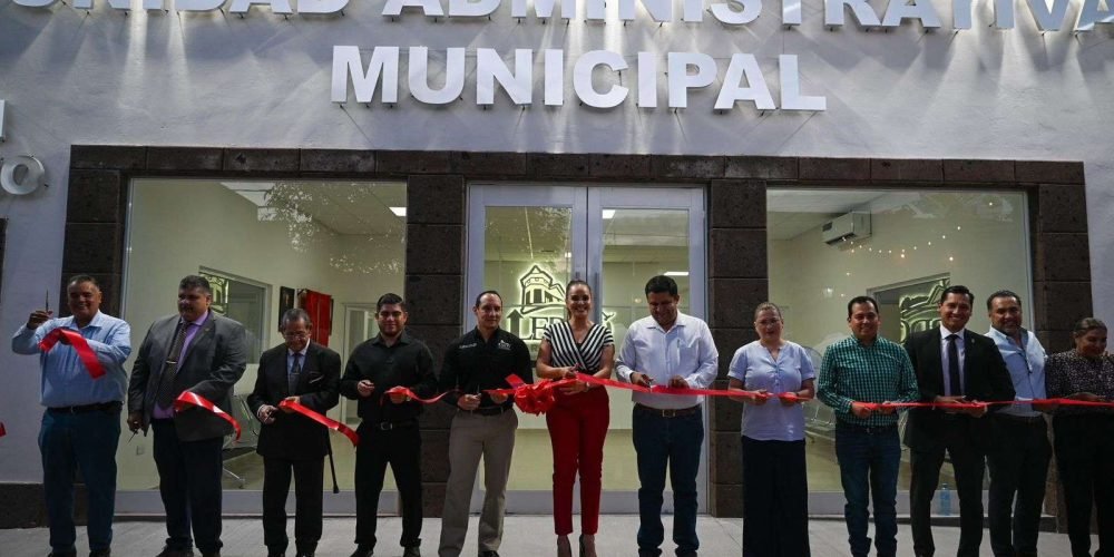 HOMERO MARTÍNEZ Y SUSY TORRECILLAS INAUGURAN OFICINAS DE CATASTRO Y JURÍDICO EN LERDO