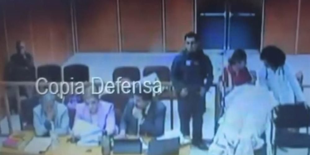 Hombre recién operado es llevado en camilla a juzgado en Veracruz jueza lo libera